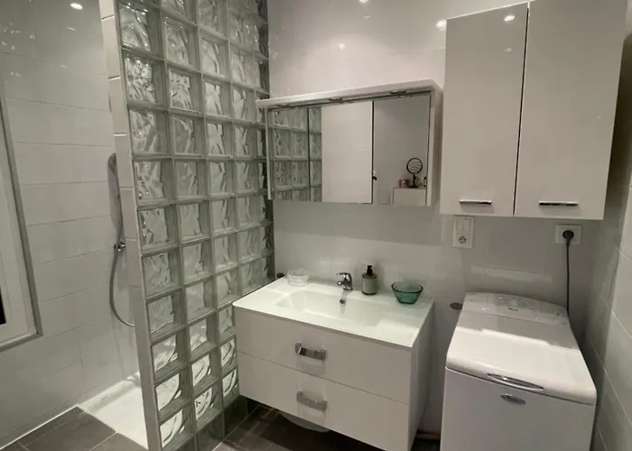 Le Bennett, T2 A 200 Metres Des Plages Menton